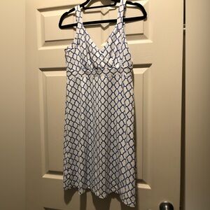 J McLaughlin blue and white quatrefoil design sundress size XS